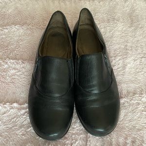Natural Soul by Naturalizer Black Zip Loafers